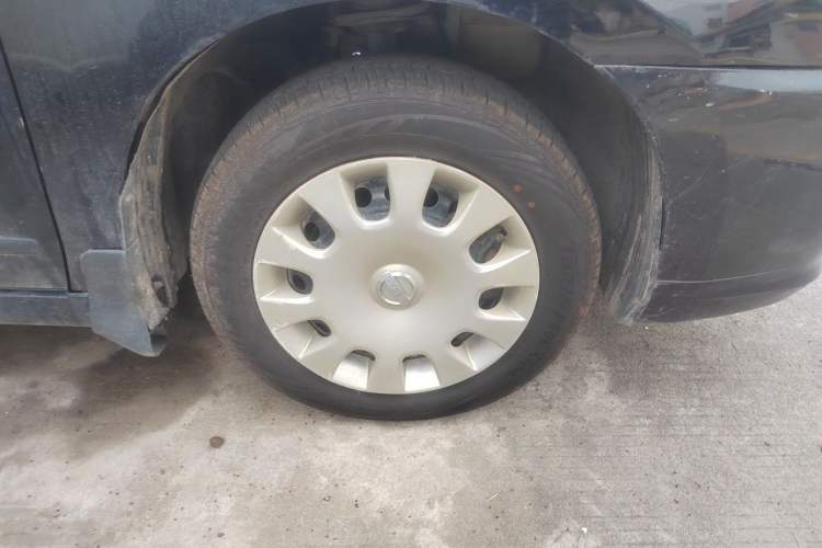 Used Nissan Sylphy 2016 Classic 1.6XE Manual Comfort Edition Right Front Wheel Hub