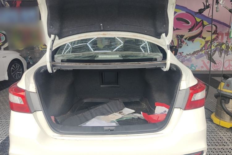 Used Nissan Sylphy 2016 1.6 XL CVT Deluxe Edition Trunk