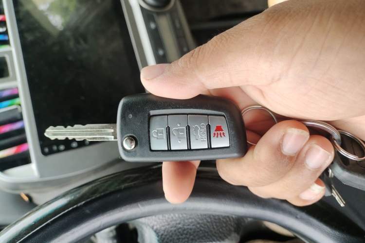 Used Nissan Sylphy 2016 Classic 1.6XE Manual Comfort Edition Vehicle Key