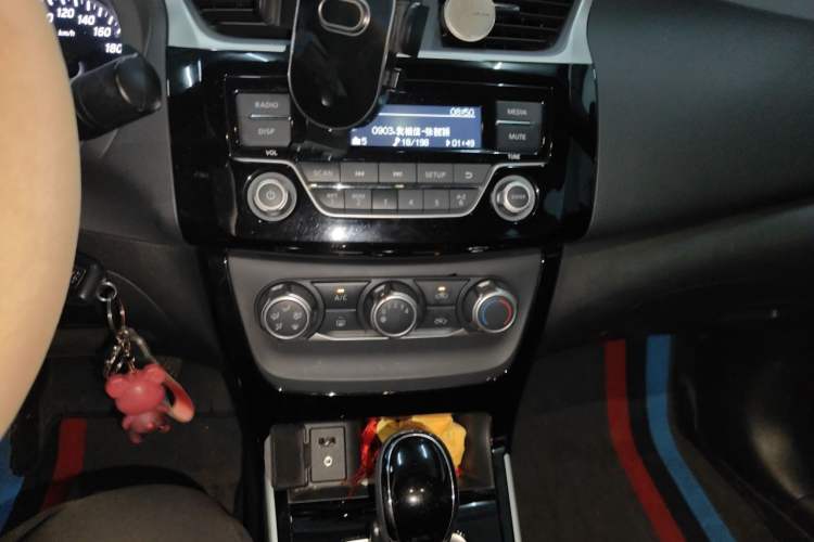 Used Nissan Sylphy 2016 1.6 XL CVT Luxury Edition Audio And AC Panel