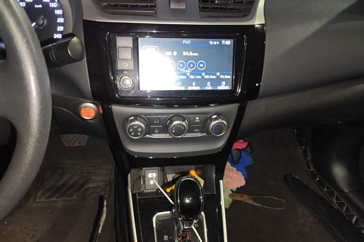 Used Nissan Sylphy 2016 1.6 XL CVT Luxury Edition Audio And AC Panel
