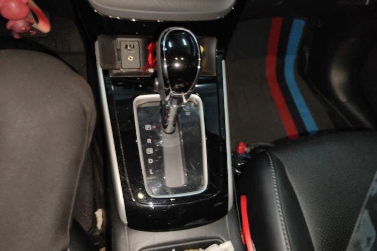 Used Nissan Sylphy 2016 1.6 XL CVT Luxury Edition Gear Lever
