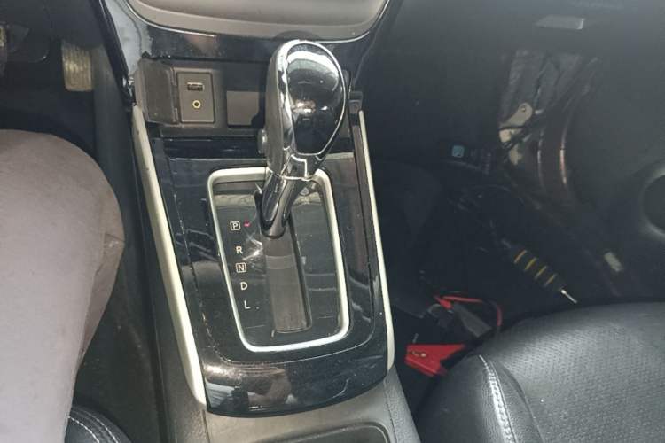 Used Nissan Sylphy 2016 1.6 XL CVT Luxury Edition Gear Lever