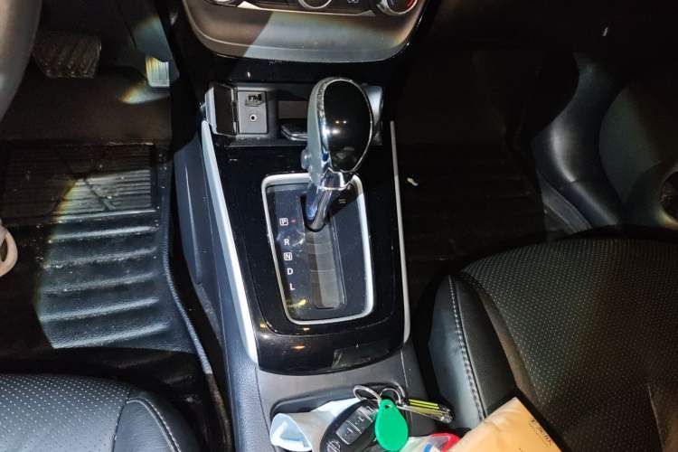 Used Nissan Sylphy 2016 1.6 XL CVT Deluxe Edition Gear Lever