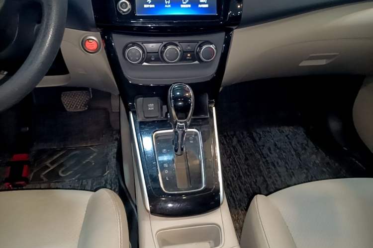 Used Nissan Sylphy 2016 1.6XV CVT Smart Enjoyment Version Gear Lever