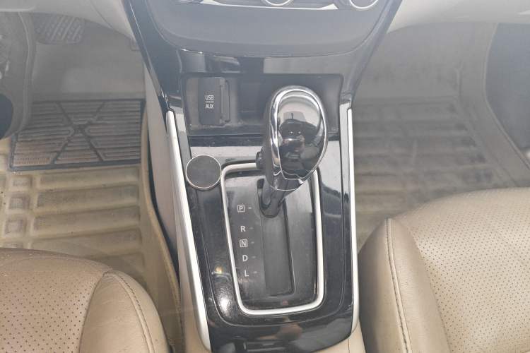 Used Nissan Sylphy 2016 1.6 XL CVT Luxury Edition Gear Lever