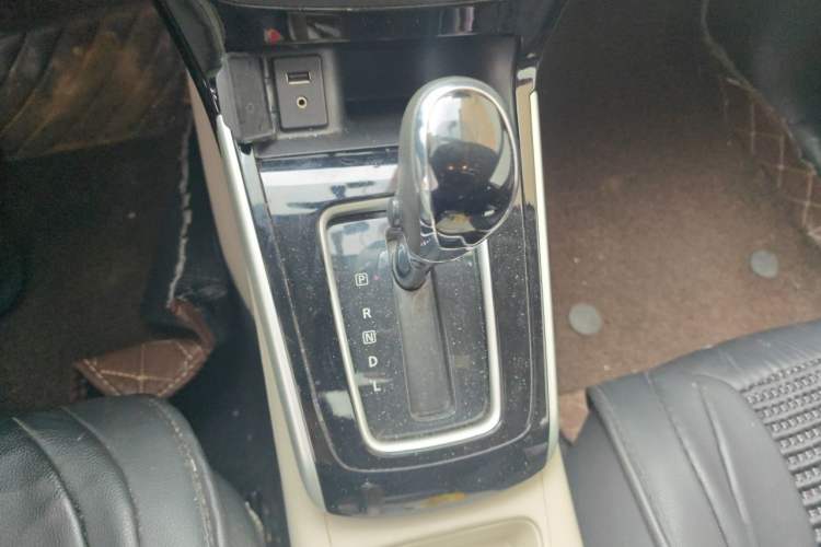 Used Nissan Sylphy 2016 1.6 XL CVT Luxury Edition Gear Lever
