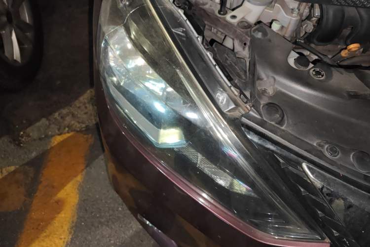 Used Nissan Sylphy 2016 1.6 XL CVT Luxury Edition Right Front Headlight