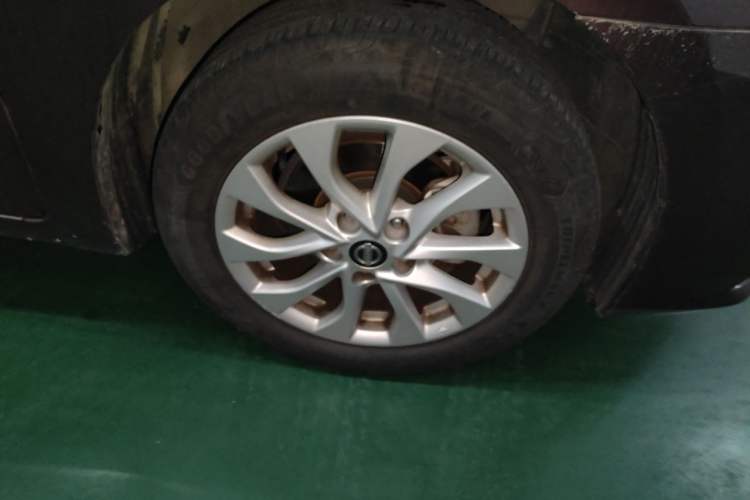 Used Nissan Sylphy 2016 1.6 XL CVT Luxury Edition Right Front Wheel Hub