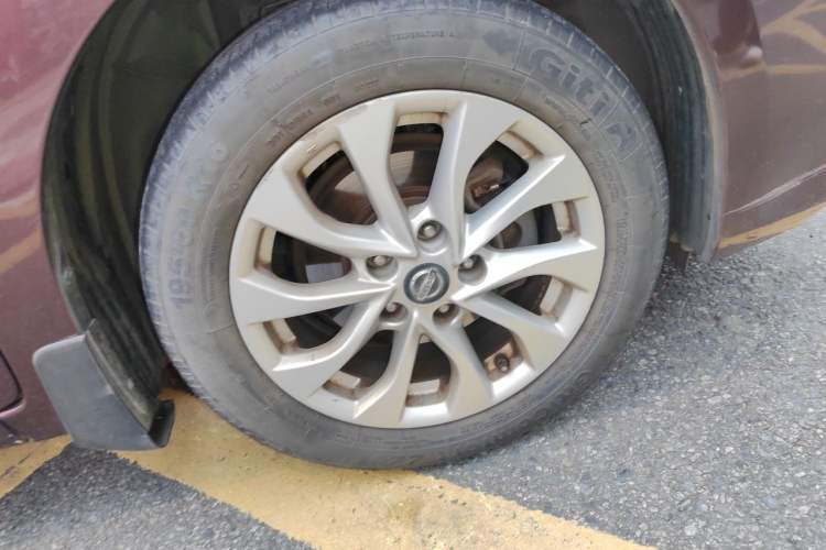 Used Nissan Sylphy 2016 1.6 XL CVT Luxury Edition Right Front Wheel Hub
