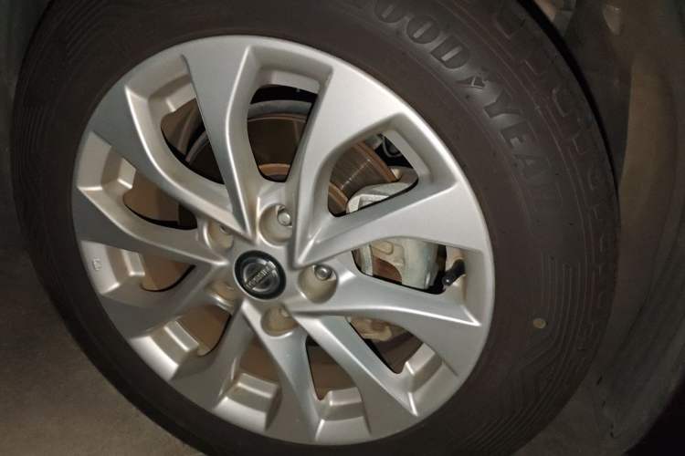 Used Nissan Sylphy 2016 1.6 XL CVT Deluxe Edition Right Front Wheel Hub