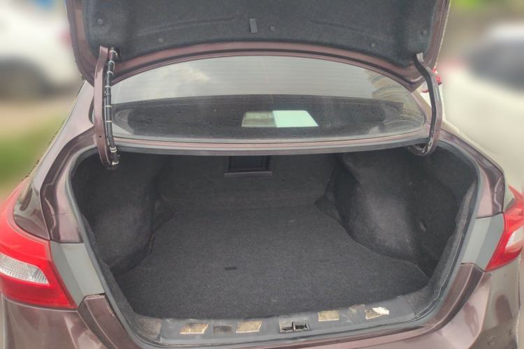 Used Nissan Sylphy 2016 1.6 XL CVT Luxury Edition Trunk