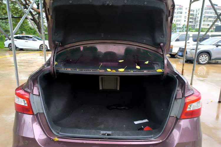 Used Nissan Sylphy 2016 1.6 XL CVT Deluxe Edition Trunk