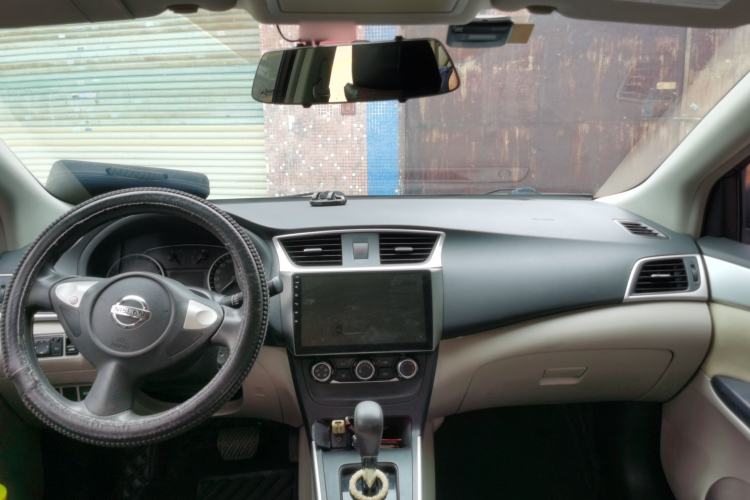 Used Nissan Sylphy 2016 1.6XE CVT Comfort Edition Center Console