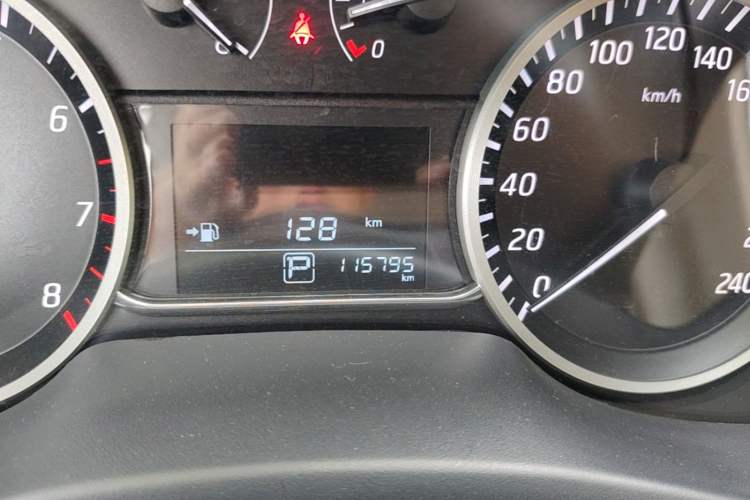 Used Nissan Sylphy 2016 1.6 XL CVT Deluxe Edition Odometer Close Up