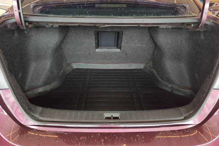 Used Nissan Sylphy 2016 1.6 XL CVT Deluxe Edition Trunk