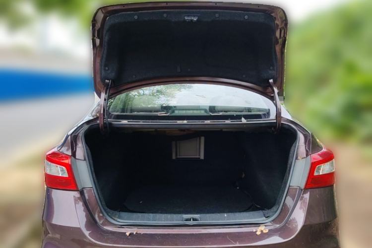 Used Nissan Sylphy 2016 1.6 XL CVT Deluxe Edition Trunk