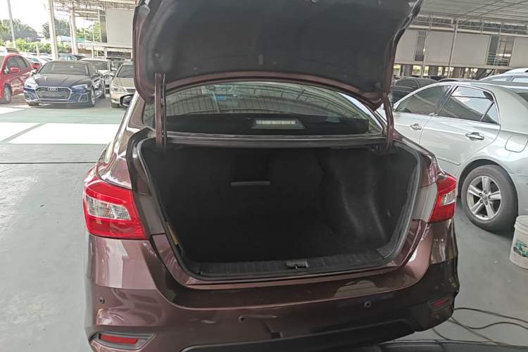 Used Nissan Sylphy 2016 1.6XV CVT Smart Enjoyment Version Trunk