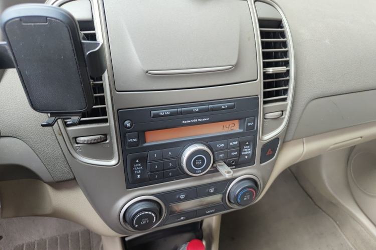 Used Nissan Sylphy 2016 Classic 1.6 XL Automatic Luxury Edition Audio And AC Panel