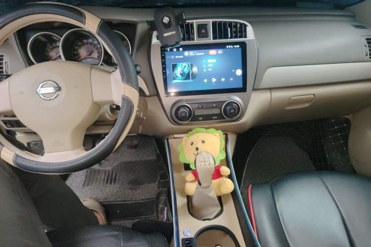 Used Nissan Sylphy 2016 Classic 1.6XE Manual Comfort Edition Audio And AC Panel
