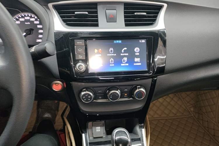 Used Nissan Sylphy 2016 1.6XV CVT Smart Enjoyment Version Audio And AC Panel