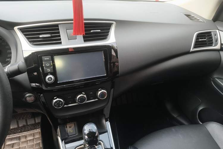 Used Nissan Sylphy 2016 1.6XV CVT Smart Enjoyment Version Audio And AC Panel