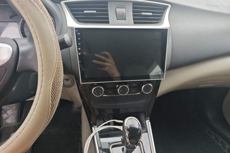 Used Nissan Sylphy 2016 1.6 XL CVT Luxury Edition Audio And AC Panel