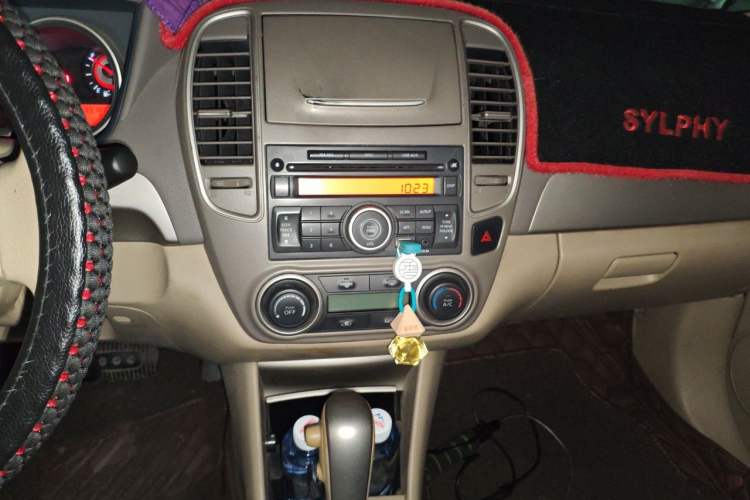 Used Nissan Sylphy 2016 Classic 1.6XE Automatic Leading Edition Audio And AC Panel