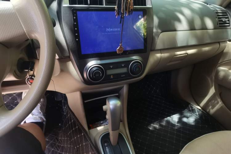 Used Nissan Sylphy 2016 Classic 1.6XE Automatic Comfort Edition Audio And AC Panel