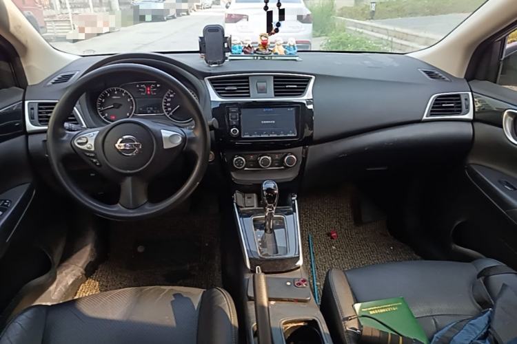 Used Nissan Sylphy 2016 1.6 XL CVT Deluxe Edition Center Console