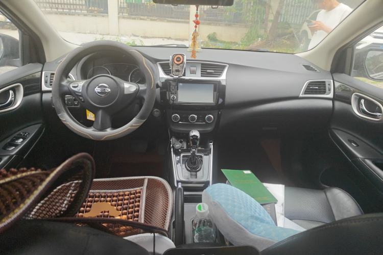 Used Nissan Sylphy 2016 1.6XV CVT Smart Enjoyment Version Center Console