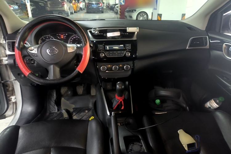 Used Nissan Sylphy 2016 1.6 XL Manual Luxury Edition Center Console