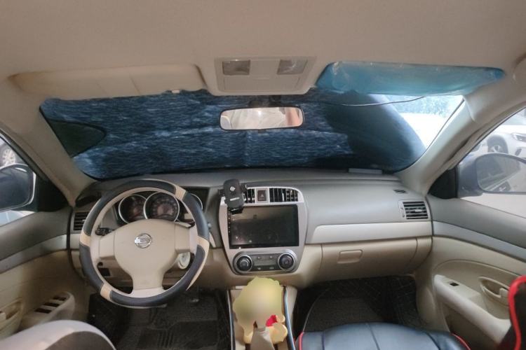 Used Nissan Sylphy 2016 Classic 1.6XE Manual Comfort Edition Center Console