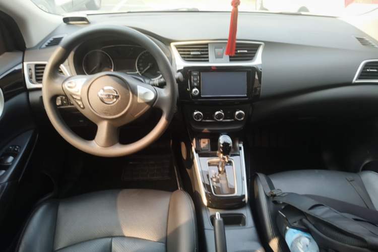 Used Nissan Sylphy 2016 1.6XV CVT Smart Enjoyment Version Center Console