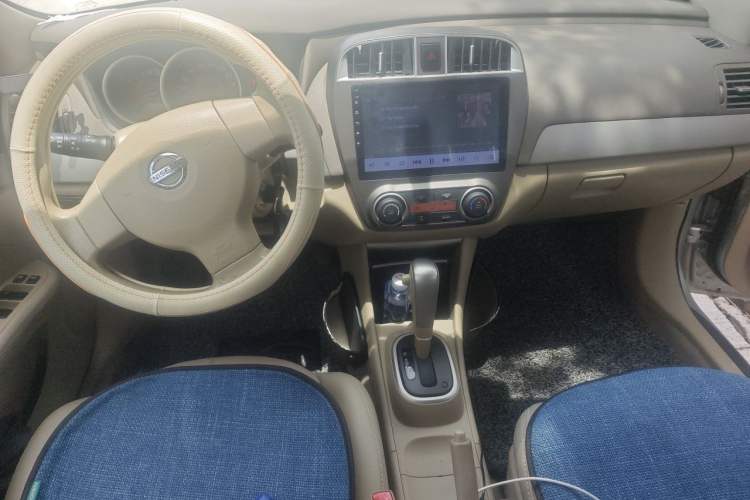 Used Nissan Sylphy 2016 Classic 1.6XE Automatic Leading Edition Center Console
