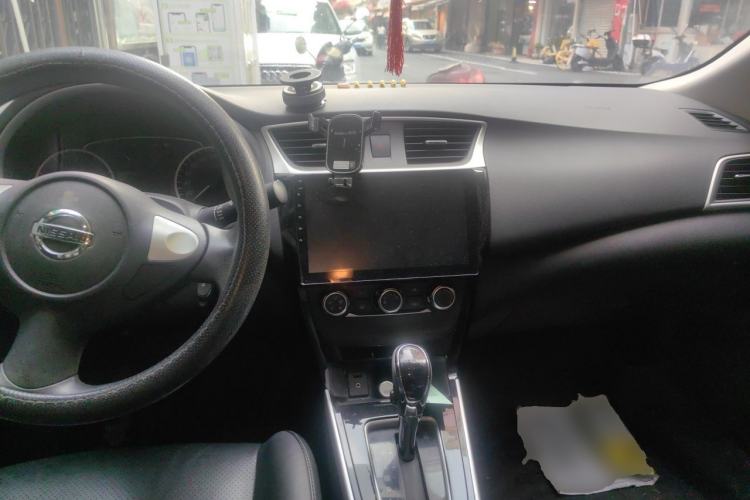 Used Nissan Sylphy 2016 1.6 XL CVT Luxury Edition Center Console