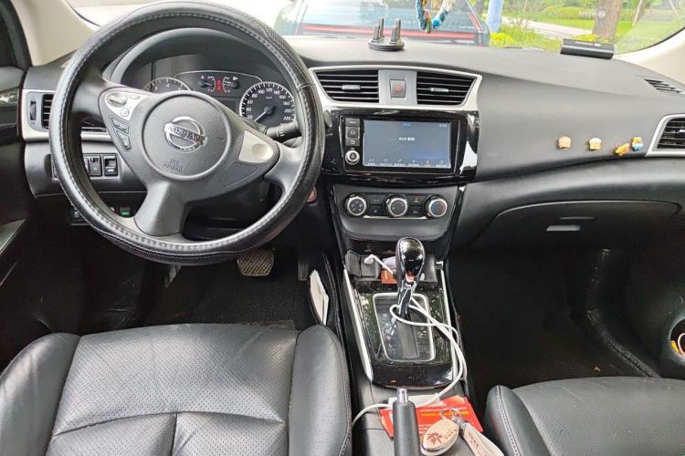 Used Nissan Sylphy 2016 1.6XV CVT Smart Enjoyment Version Center Console