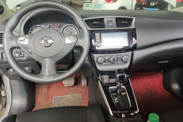 Used Nissan Sylphy 2016 1.6 XL CVT Deluxe Edition Center Console