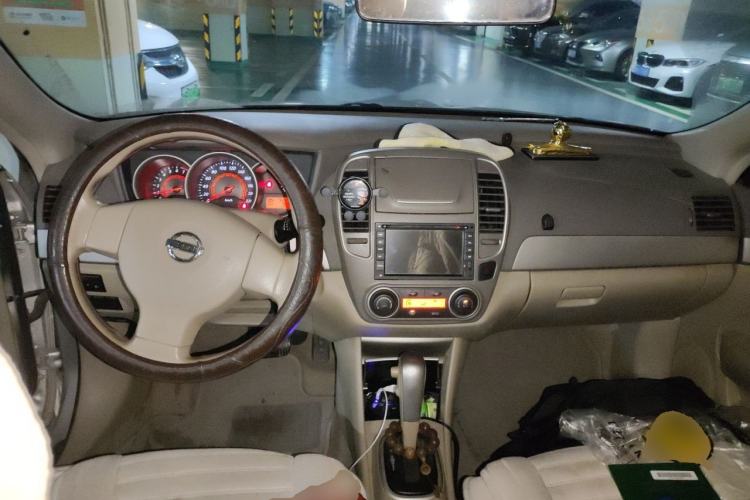 Used Nissan Sylphy 2016 Classic 1.6XE Automatic Leading Edition Center Console