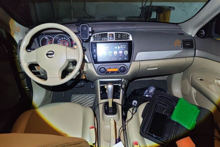 Used Nissan Sylphy 2016 Classic 1.6XE Automatic Comfort Edition Center Console