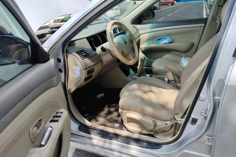Used Nissan Sylphy 2016 Classic 1.6XE Manual Leading Edition Driver Seat