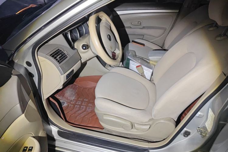 Used Nissan Sylphy 2016 Classic 1.6XE Manual Comfort Edition Driver Seat
