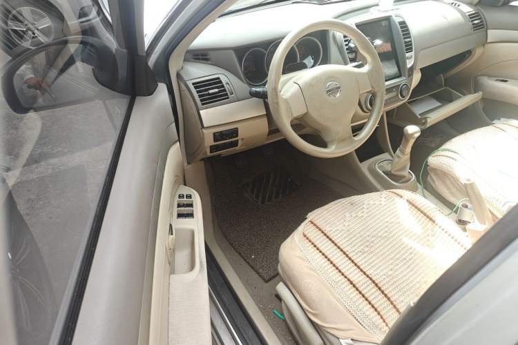 Used Nissan Sylphy 2016 Classic 1.6XE Manual Comfort Edition Driver Seat