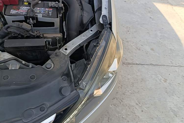 Used Nissan Sylphy 2016 1.6 XL CVT Deluxe Edition Engine Bay Left