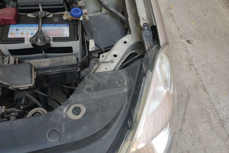 Used Nissan Sylphy 2016 Classic 1.6XE Automatic Leading Edition Engine Bay Left