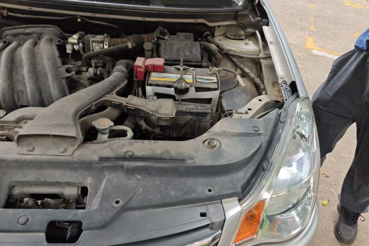 Used Nissan Sylphy 2016 Classic 1.6XE Manual Leading Edition Engine Bay Left