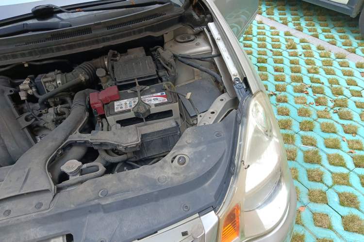 Used Nissan Sylphy 2016 Classic 1.6XE Automatic Leading Edition Engine Bay Left