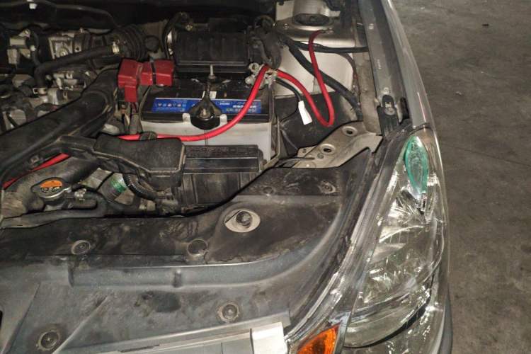 Used Nissan Sylphy 2016 Classic 1.6XE Automatic Leading Edition Engine Bay Left
