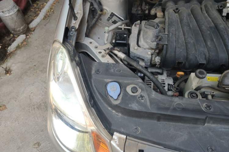 Used Nissan Sylphy 2016 Classic 1.6XE Automatic Leading Edition Engine Bay Right