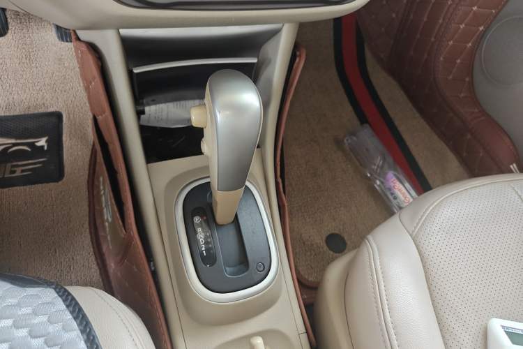 Used Nissan Sylphy 2016 Classic 1.6XE Automatic Comfort Edition Gear Lever